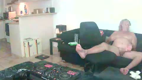 Snapshot of goldyguy011 chatting on 05-30-26, 08:55 goldyguy011 online show from 05-30-26, 08:55