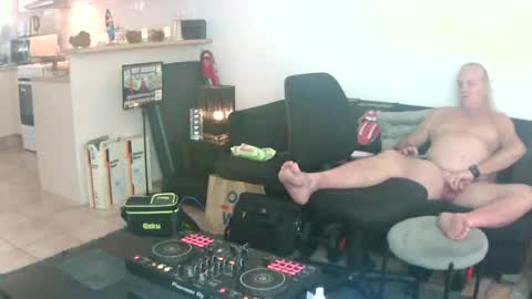 Snapshot of goldyguy011 chatting on 06-14-26, 12:19 goldyguy011 online show from 06-14-26, 12:19