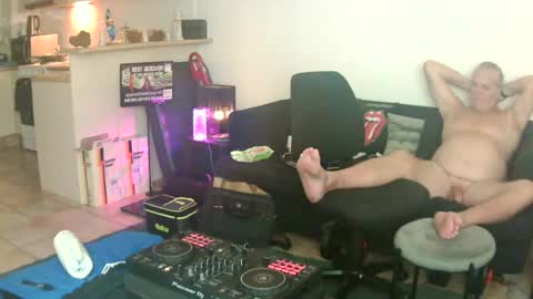 Snapshot of goldyguy011 chatting on 06-14-26, 03:58 goldyguy011 online show from 06-14-26, 03:58