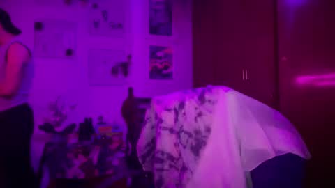 Snapshot of goodbatorboy chatting on 01-01-25, 04:07 goodbatorboy online show from 01-01-25, 04:07