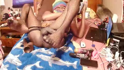 Juicy Booty online show from 10-31-25, 03:46