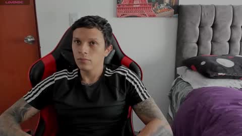 Snapshot of goodboy69i chatting on 09-21-25, 12:29 goodboy69i online show from 09-21-25, 12:29