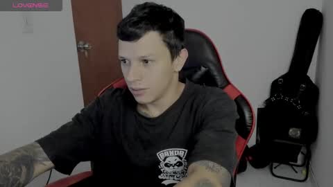 Snapshot of goodboy69i chatting on 11-22-25, 10:25 goodboy69i online show from 11-22-25, 10:25