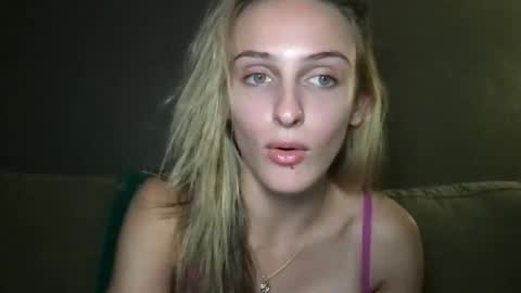 Snapshot of goodgirlliv chatting on 10-04-25, 01:47 goodgirlliv online show from 10-04-25, 01:47
