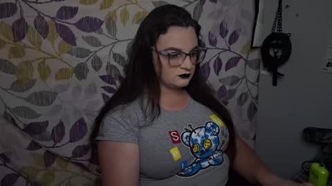 Snapshot of goodgrl1799 chatting on 10-08-25, 02:42 goodgrl1799 online show from 10-08-25, 02:42