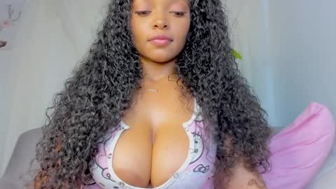 Snapshot of goofyshygirl1 chatting on 12-22-24, 01:55 Dominique online show from 12-22-24, 01:55