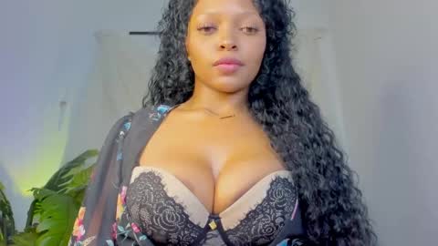 Snapshot of goofyshygirl1 chatting on 02-11-25, 09:25 Dominique online show from 02-11-25, 09:25