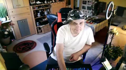 google5001 online show from 09-25-25, 05:44