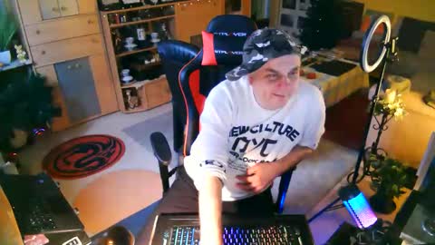 google5001 online show from 02-16-26, 01:40