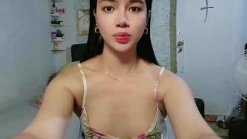 geneviev online show from 04-26-26, 05:54