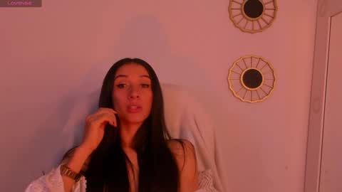Snapshot of gorgeous_brunette chatting on 12-10-24, 09:33 Rose online show from 12-10-24, 09:33