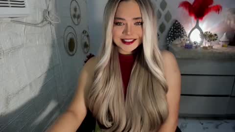 Snapshot of gorgeousamandarose chatting on 01-16-25, 12:02 Amanda rose online show from 01-16-25, 12:02