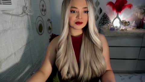 Snapshot of gorgeousamandarose chatting on 01-16-25, 03:23 Amanda rose online show from 01-16-25, 03:23