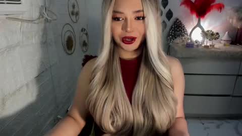 Snapshot of gorgeousamandarose chatting on 01-16-25, 06:25 Amanda rose online show from 01-16-25, 06:25