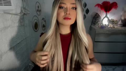 Snapshot of gorgeousamandarose chatting on 01-18-25, 02:14 Amanda rose online show from 01-18-25, 02:14