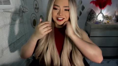 Snapshot of gorgeousamandarose chatting on 01-19-25, 02:36 Amanda rose online show from 01-19-25, 02:36