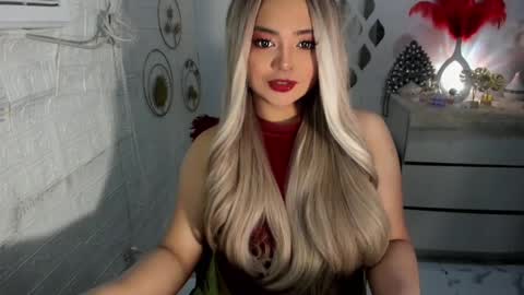 Snapshot of gorgeousamandarose chatting on 01-19-25, 06:09 Amanda rose online show from 01-19-25, 06:09