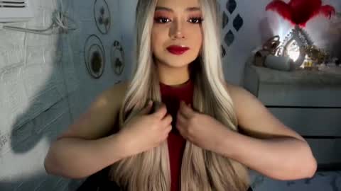 Snapshot of gorgeousamandarose chatting on 01-20-25, 07:25 Amanda rose online show from 01-20-25, 07:25