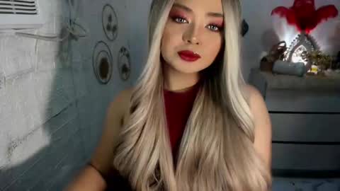 Snapshot of gorgeousamandarose chatting on 01-21-25, 01:18 Amanda rose online show from 01-21-25, 01:18