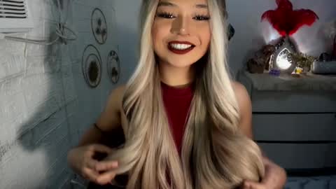 Snapshot of gorgeousamandarose chatting on 01-23-25, 02:44 Amanda rose online show from 01-23-25, 02:44