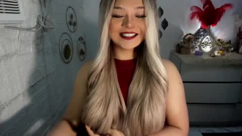 Snapshot of gorgeousamandarose chatting on 01-27-25, 12:33 Amanda rose online show from 01-27-25, 12:33