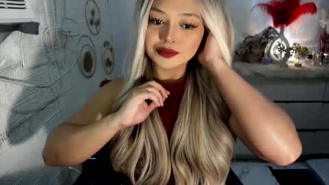 Snapshot of gorgeousamandarose chatting on 02-18-25, 04:26 Amanda rose online show from 02-18-25, 04:26