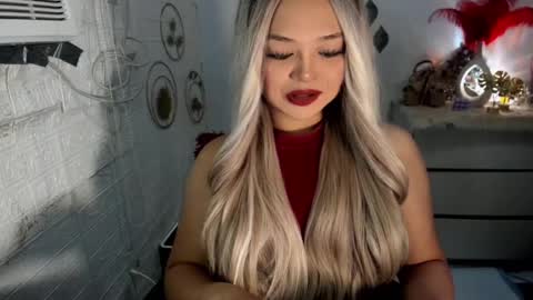 Snapshot of gorgeousamandarose chatting on 02-23-25, 05:29 Amanda rose online show from 02-23-25, 05:29