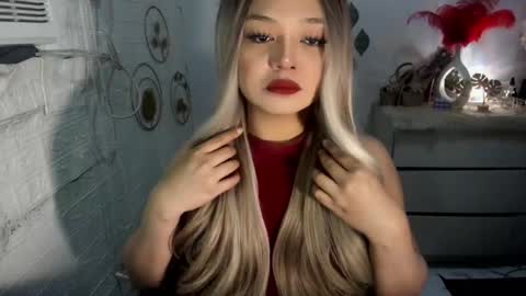 Snapshot of gorgeousamandarose chatting on 03-05-25, 12:11 Amanda rose online show from 03-05-25, 12:11