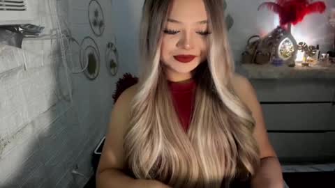 Snapshot of gorgeousamandarose chatting on 03-11-25, 12:00 Amanda rose online show from 03-11-25, 12:00