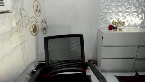 Snapshot of gorgeousamandarose chatting on 09-22-25, 01:18 Amanda rose online show from 09-22-25, 01:18