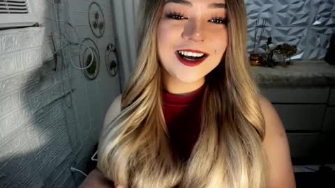 Snapshot of gorgeousamandarose chatting on 10-12-25, 03:27 Amanda rose online show from 10-12-25, 03:27