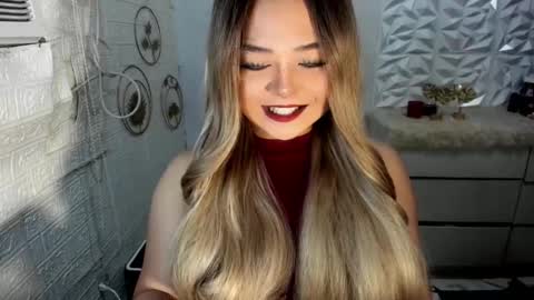 Snapshot of gorgeousamandarose chatting on 10-24-25, 11:12 Amanda rose online show from 10-24-25, 11:12