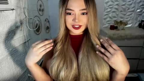 Snapshot of gorgeousamandarose chatting on 10-28-25, 05:44 Amanda rose online show from 10-28-25, 05:44