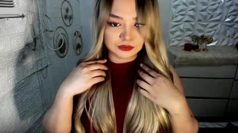 Snapshot of gorgeousamandarose chatting on 11-02-25, 02:25 Amanda rose online show from 11-02-25, 02:25