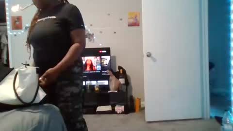 Sue Goddess online show from 10-24-25, 08:38