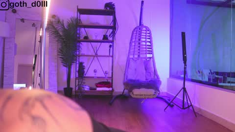 Snapshot of goth_dolll chatting on 02-08-25, 10:19 sophie Special celebration a the beach 300k followers 3011 and 0112 online show from 02-08-25, 10:19