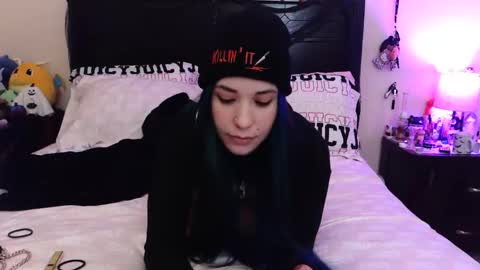 gothbaby305 online show from 11-12-25, 02:23