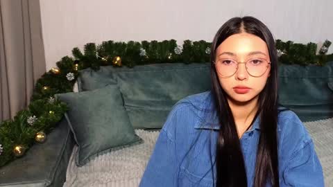 Snapshot of gothicxz chatting on 12-08-24, 01:36 HIMORI AND LISAPVT NAKED online show from 12-08-24, 01:36