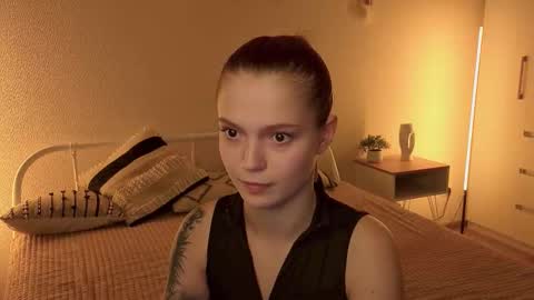 Snapshot of gothicxz chatting on 09-10-25, 03:12 HIMORI AND LISAPVT NAKED online show from 09-10-25, 03:12