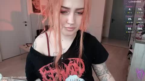 traumfrau Kira angel face devil eyes I SELL A LOT VIDEO IN GALLERY online show from 04-28-26, 02:11