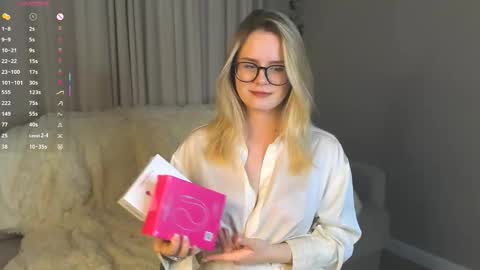 Mamma Mia online show from 11-24-25, 03:12