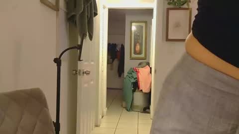 Snapshot of gparadise777 chatting on 01-14-26, 01:22 gparadise777 online show from 01-14-26, 01:22