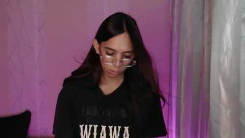 Snapshot of grace_for_youuu chatting on 11-19-25, 08:36 HoneyGrace online show from 11-19-25, 08:36