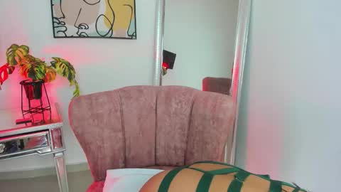 Snapshot of grace_tom1 chatting on 09-15-25, 03:17 GRACE KIROZ online show from 09-15-25, 03:17