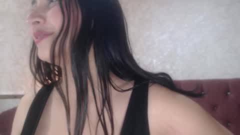 Snapshot of graceblu chatting on 10-23-25, 05:29 Grace online show from 10-23-25, 05:29