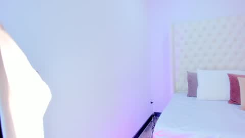 Snapshot of gracecartier chatting on 12-22-24, 05:45 Grace Cartier online show from 12-22-24, 05:45