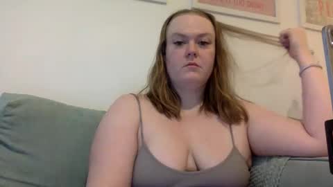 Snapshot of graceloves69 chatting on 06-07-26, 09:46 Grace Loves online show from 06-07-26, 09:46