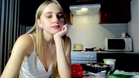 Snapshot of gracetorrezz chatting on 10-05-25, 07:01 gracetorrezz online show from 10-05-25, 07:01