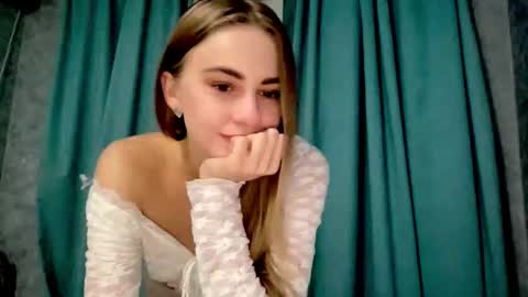 Snapshot of gracetorrezz chatting on 11-13-25, 04:28 gracetorrezz online show from 11-13-25, 04:28