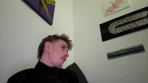 Snapshot of graff4 chatting on 12-25-24, 03:49 Smallcom online show from 12-25-24, 03:49